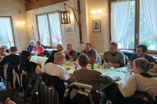 b059C268581-5E0B-05E6-B056-D86406F6772F.jpg